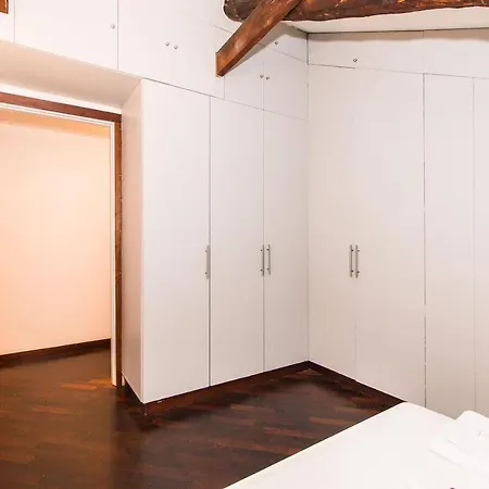 Cenisia Attic *