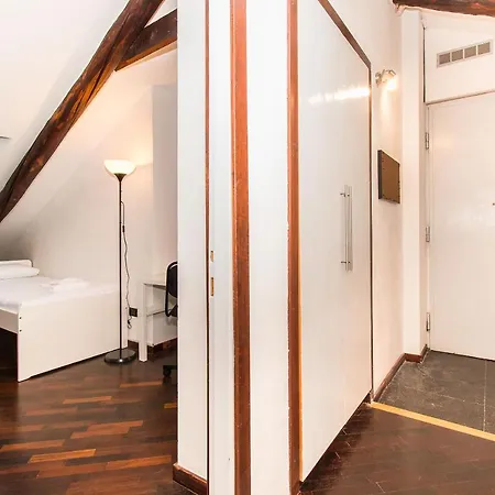 Cenisia Attic *